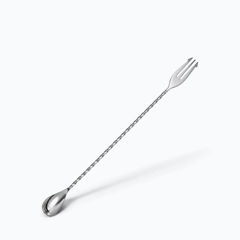 Cuillère de bar Olivette à manche torsadé seule sur fond blanc, ombre portée