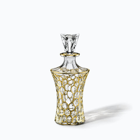 Belle Carafe à Whisky Gravée Bobine, avec son ombre portée, sur fond blanc