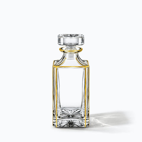 Belle Carafe Whisky Chevalière, avec son ombre portée, sur fond blanc