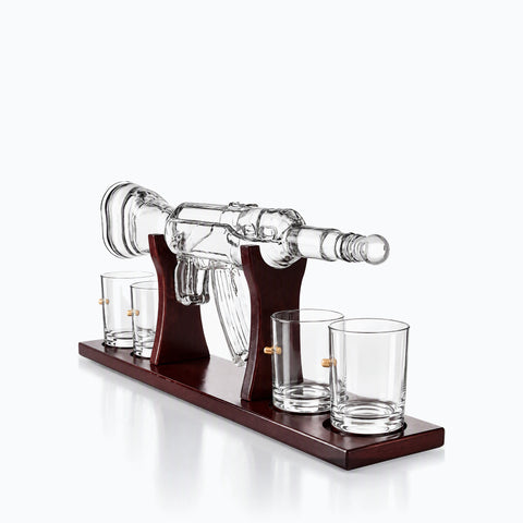 Bouteille de whisky en forme de fusil, Carafe à Whisky AK47, sur fond blanc