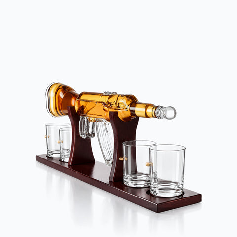 Bouteille de whisky en forme de fusil, Carafe à Whisky AK47, sur fond blanc