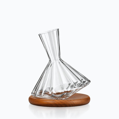 Carafe à Décanter Vintage Menuet, sur fond blanc