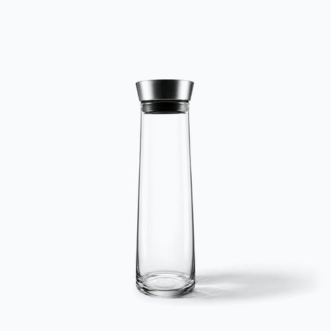 Carafe d'eau 1,5L Serenza, avec son ombre portée, sur fond blanc