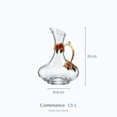 Dimensions : Ancienne carafe à vin en Forme aiguière Vintara (hauteur 25 cm, contenance 1,5 L)