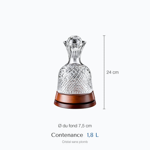 Dimensions : Carafe à Vin Design Luxe Maestoso (hauteur 24 cm, contenance 1,8 L)