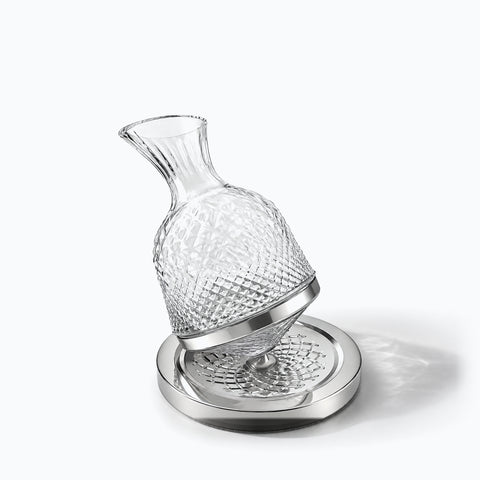 Carafe à Vin Gravée Perle, avec son ombre portée, sur fond blanc
