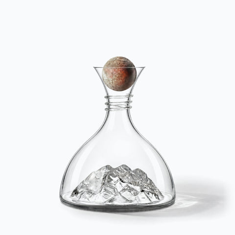 Carafe à Vin Haut de Gamme Prestige, avec son ombre portée, sur fond blanc