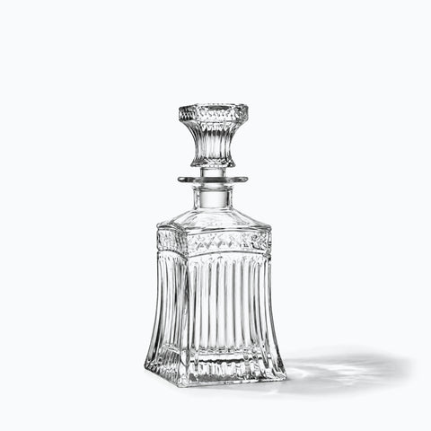 Carafe à Whisky Ancienne Agate, avec son ombre portée, sur fond blanc