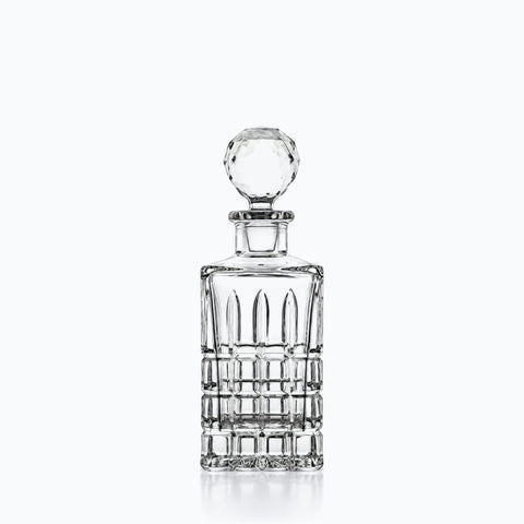 Carafe à whisky Moldavite, sur fond blanc
