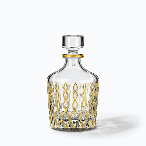 Carafe Ancienne Cristal Taillé en Losange Écusson, avec son ombre portée, sur fond blanc