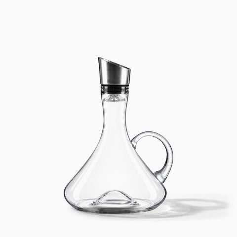 Carafe Ancienne pour Oxygéner Respiro, avec son ombre portée, sur fond blanc