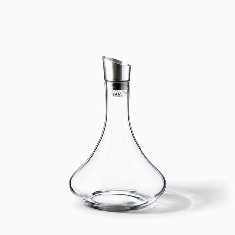 Carafe Clairon, avec son ombre portée, sur fond blanc