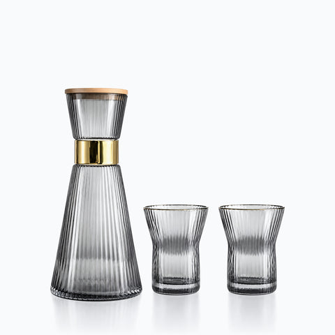 Carafe Design avec Couvercle Brouillard, sur fond blanc