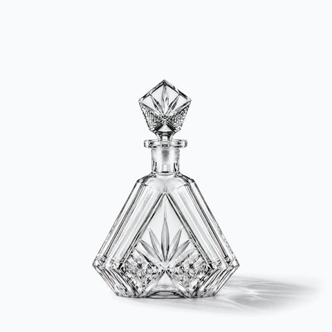 Carafe Gravée Cristal Jouvence, avec son ombre portée, sur fond blanc