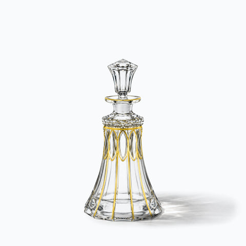 Carafe à Liqueur Verre doré Pagode, avec son ombre portée, sur fond blanc