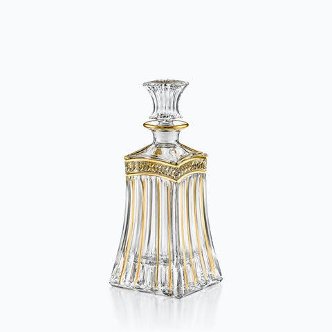 Ancienne Carafe à Whisky Pilastre, sur fond blanc