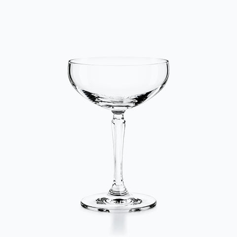 Coupe à Cocktail en Verre, sur fond blanc