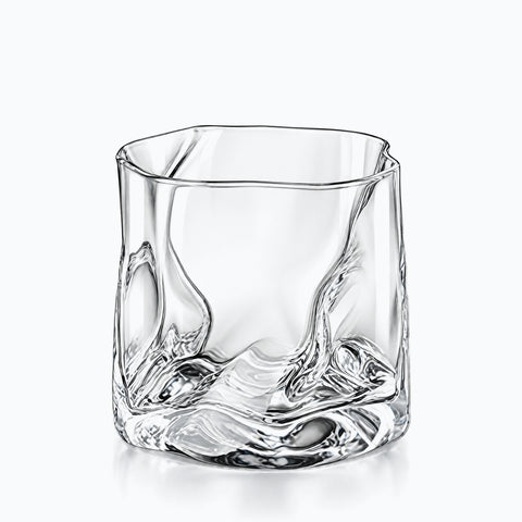 Joli Verre à Whisky, sur fond blanc