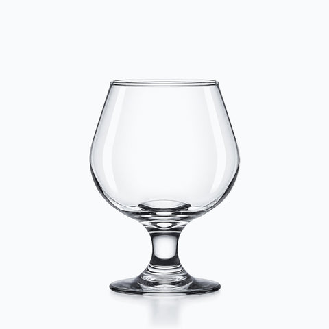 Mini Verre à Cognac, sur fond blanc
