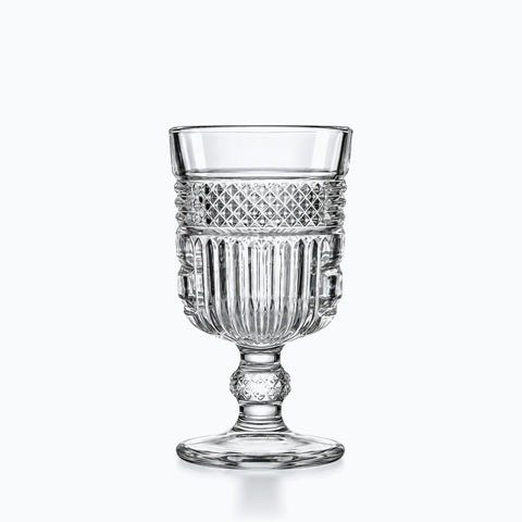 Petit Verre à Vin, sur fond blanc