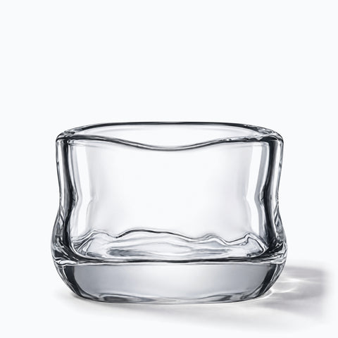 Mini Verre à Whisky, avec son ombre portée, sur fond blanc