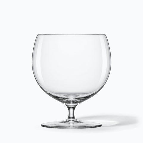 Petit verre ballon Largo seul sur fond blanc, ombre portée