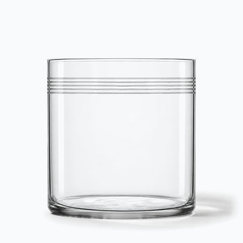 Tumbler à filets gravés Frise seul sur fond blanc, ombre portée