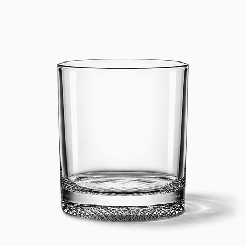 Verre à Whisky Tumbler, avec son ombre portée, sur fond blanc