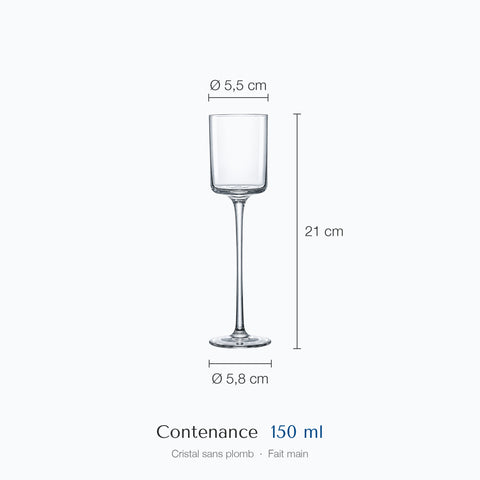 Verre à cocktail Semplice et ses cotes : hauteur 21 cm, diamètre 5,5 cm en haut et 5,8 cm à la base, contenance 15 cl