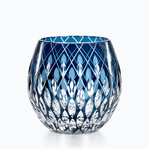 Verre à Eau Bleu Nuit Edo Kiriko, sur fond blanc