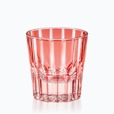 Verre à Eau Coloré, sur fond blanc