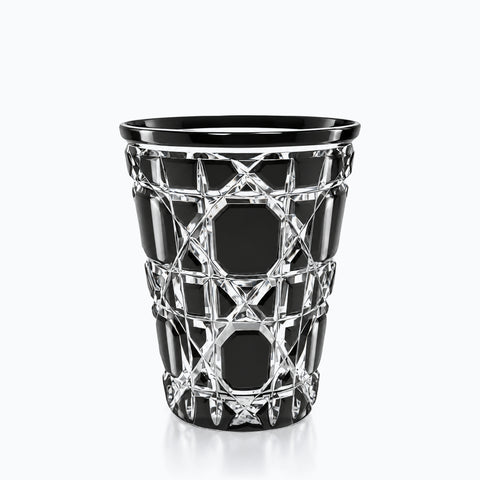 Verre à Eau Noir, sur fond blanc