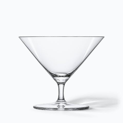 Verre à martini Largo seul sur fond blanc, ombre portée