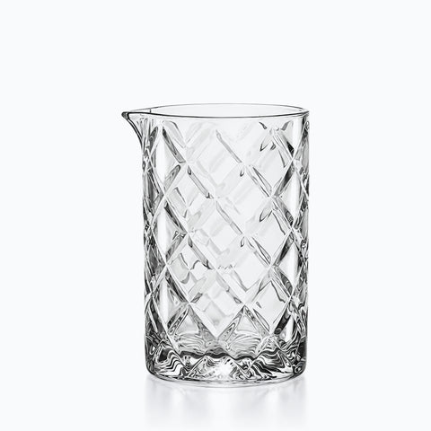 Verre à Mélange Cocktail, modèle chivalry, sur fond blanc