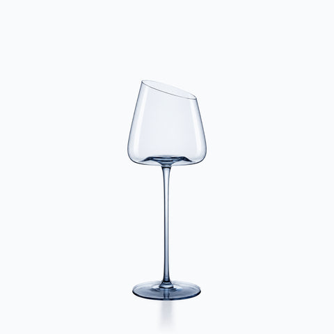 Verre à Vin Bleu, sur fond blanc