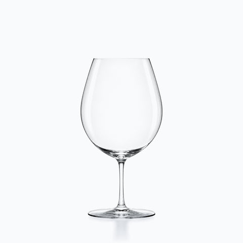 Verre à Vin Rouge Petit Pied, sur fond blanc