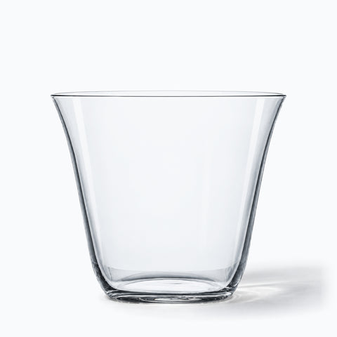 Verre à whisky évasé Estuaire seul sur fond blanc, ombre portée