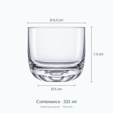 Verre à whisky Largo sur fond blanc avec ses cotes : 7,5 cm de haut, 8,5 cm au buvant, 5 cm à la base, 32,5 cl