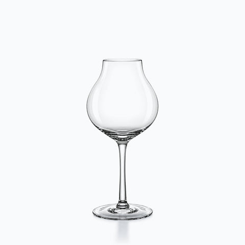 Verre à Whisky Forme Tulipe, sur fond blanc