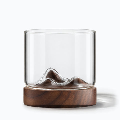 Verre à Whisky Japonais Socle Bois · Hinoki, avec son ombre portée, sur fond blanc