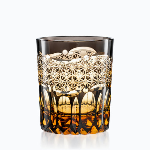 Verre à Whisky Noir, sur fond blanc
