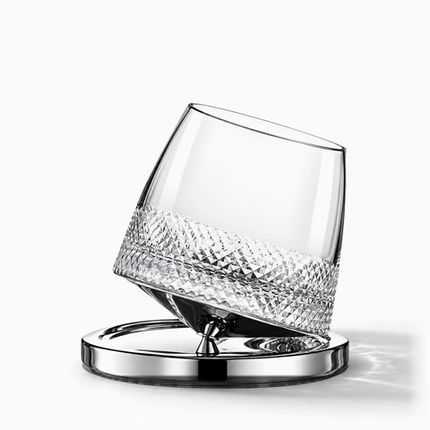 Verre à Whisky Rotation, avec son ombre portée, sur fond blanc