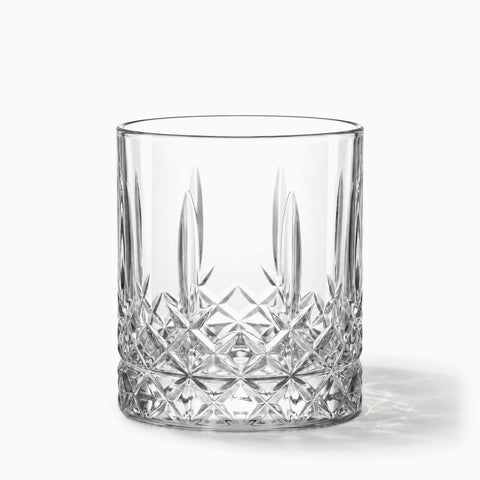 Verre à Whisky Strié, avec son ombre portée, sur fond blanc