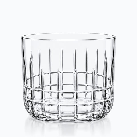 Verre à whisky taillé main en cristal incolore, cannelures verticales et quadrillage bas