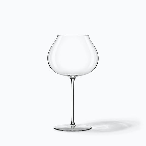 Verre à Vin Ballon, avec son ombre portée, sur fond blanc