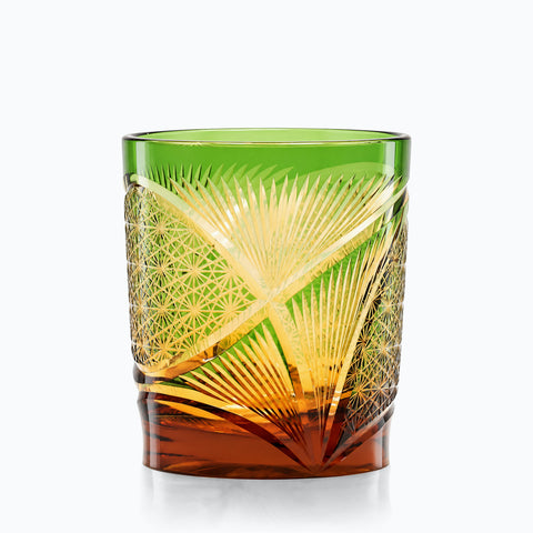 Verre Coloré Cristal, couleur cristal emeraude, sur fond blanc