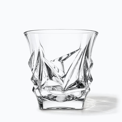 Verre de Whisky Bar, avec son ombre portée, sur fond blanc