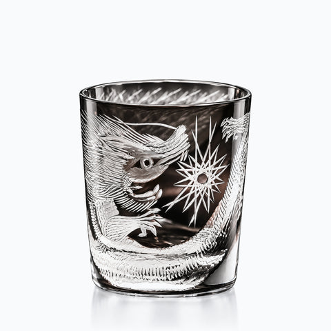 Verre Dragon Kage, sur fond blanc
