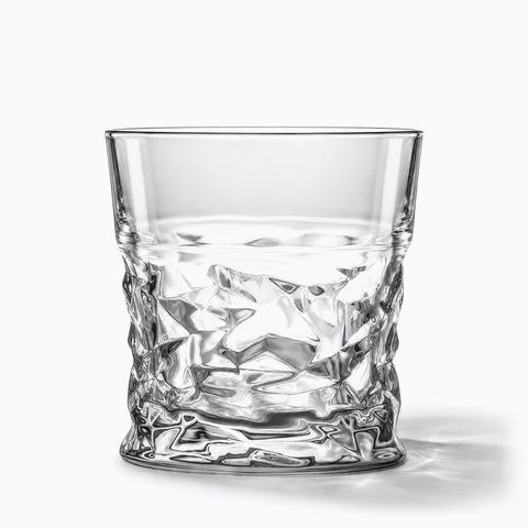 Verre en Cristal Style Empire, avec son ombre portée, sur fond blanc