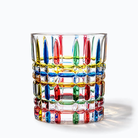 Verre à Eau Fantaisie, avec son ombre portée, sur fond blanc